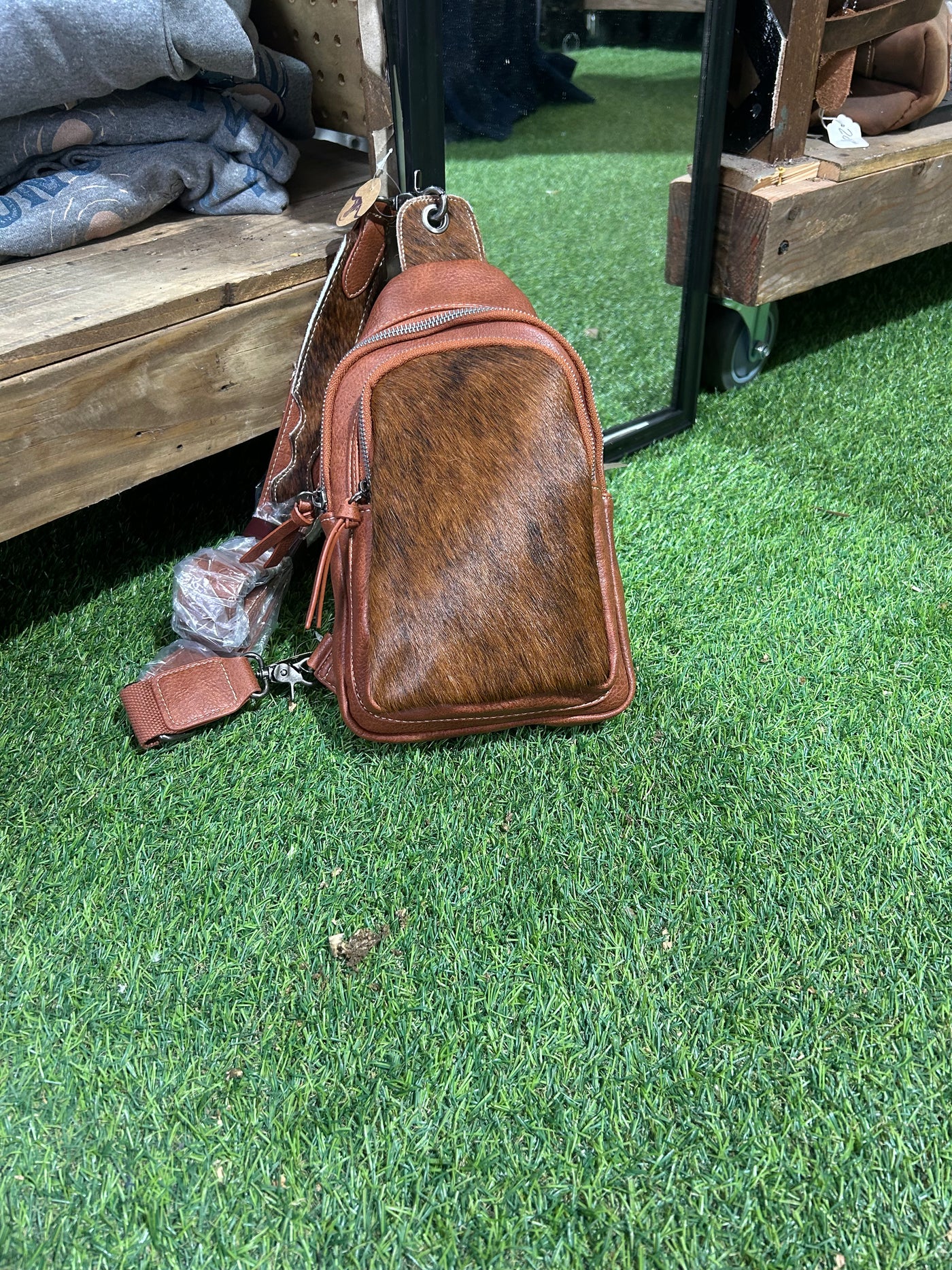 CROSSBODY POUCH LEATHER BAG