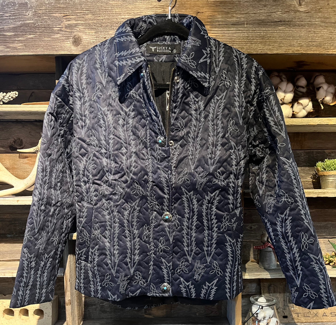 BLACK BOOTSTITCH PRINTED QUILTED JACKET WITH FRONT POCKETS