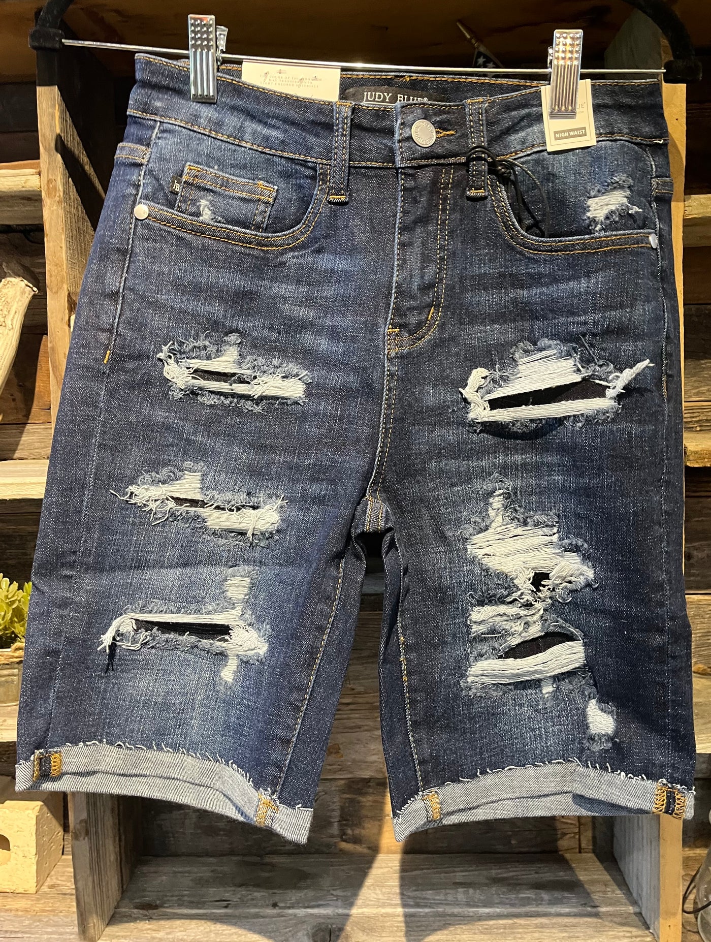 JB HIGH RISE PATCH BERMUDA SHORTS