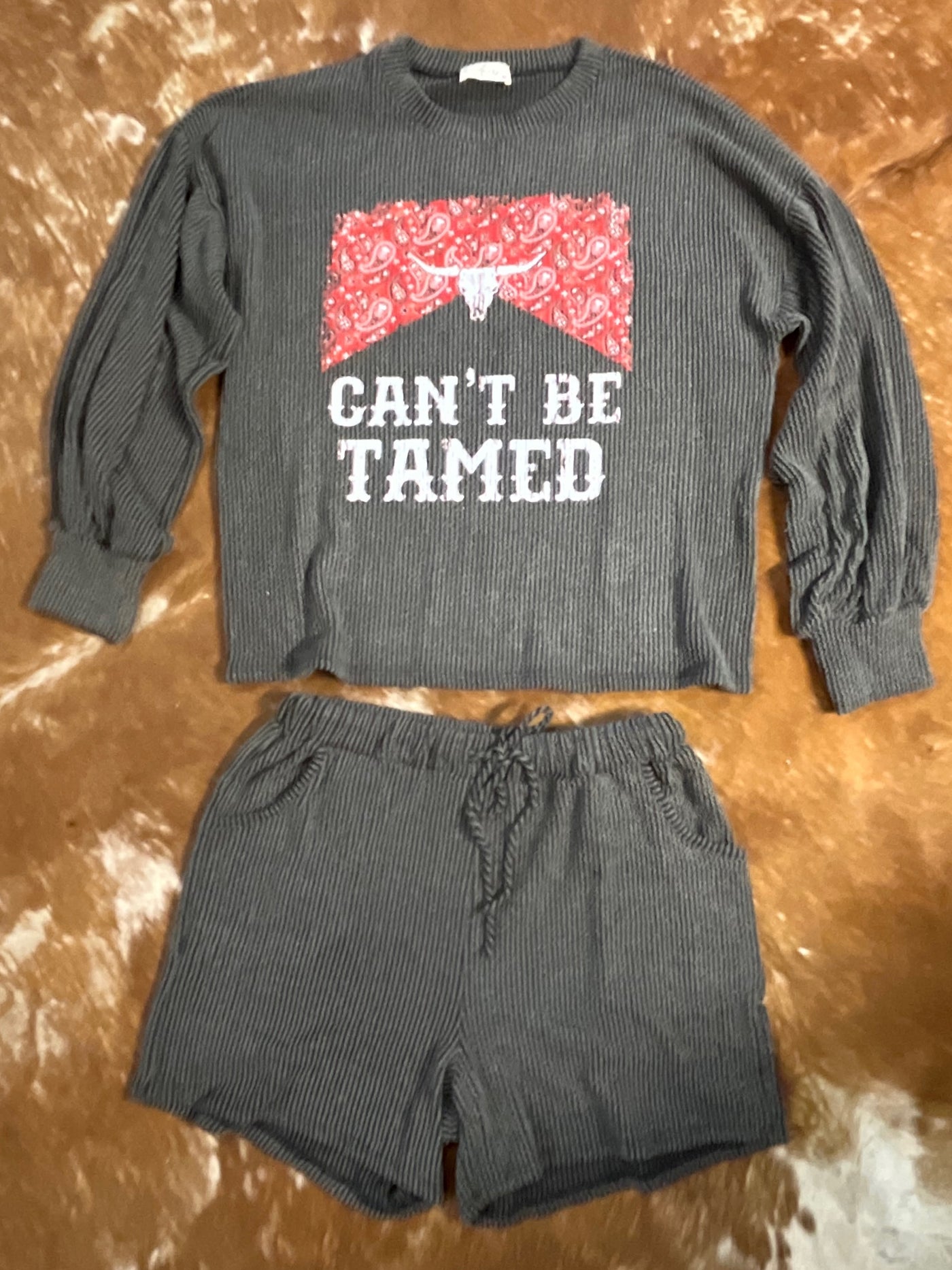 CAN'T BE TAMED VINYL GRAPHIC RIB SET