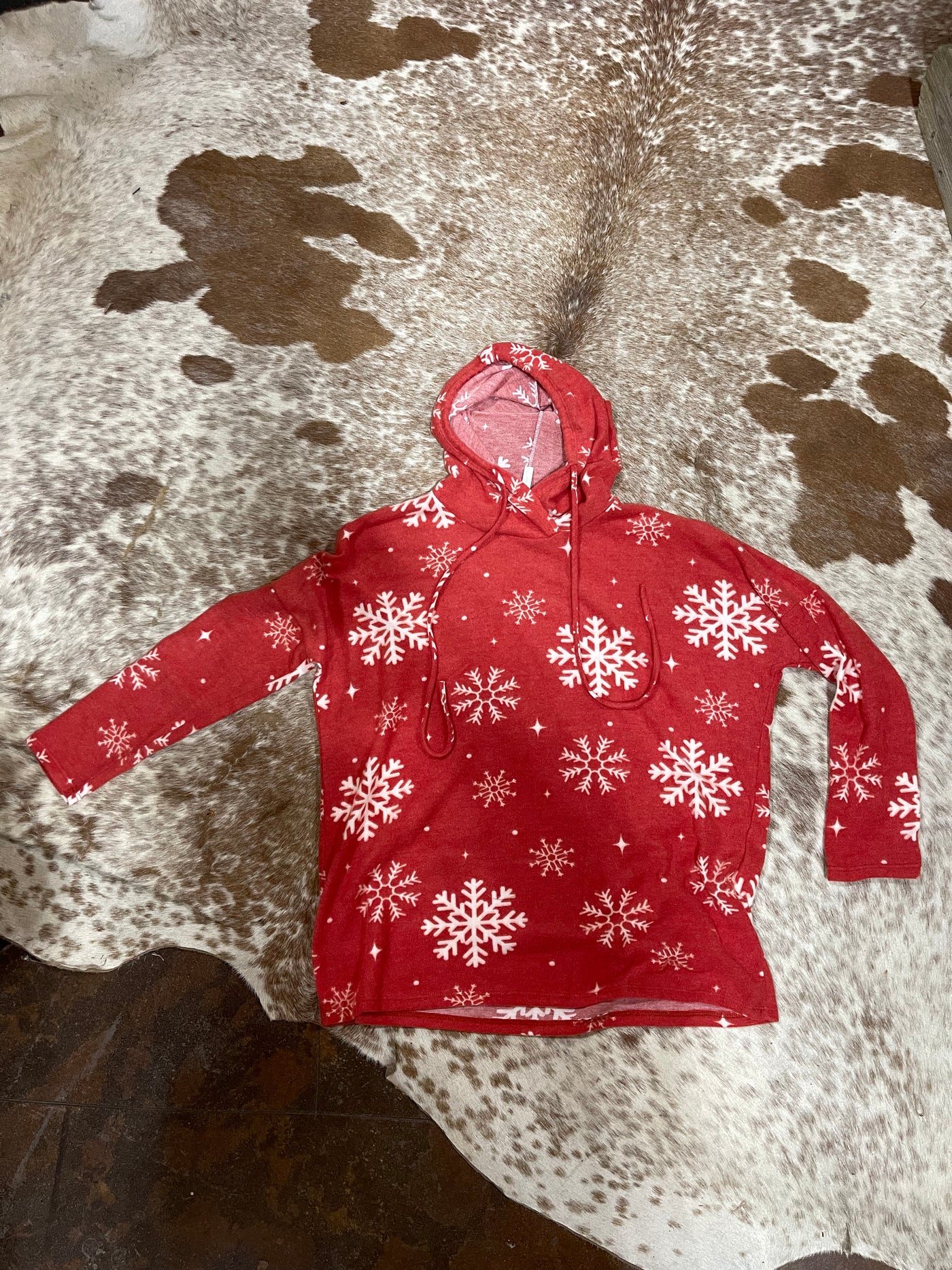 RED SNOWFLAKE SWEATER
